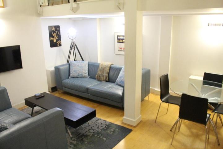 Central 2-Bed, 2-Bath Sanctuary Near Holborn Station, Covent Garden & West End Londen Buitenkant foto
